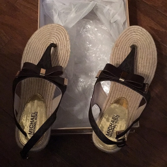 MICHAEL KORS SIGNATURE SANDALS! New! Brown! Sz 9 - Picture 3 of 8